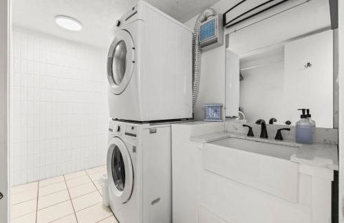 Amazing Beachfront Condo with AC - Photo 15