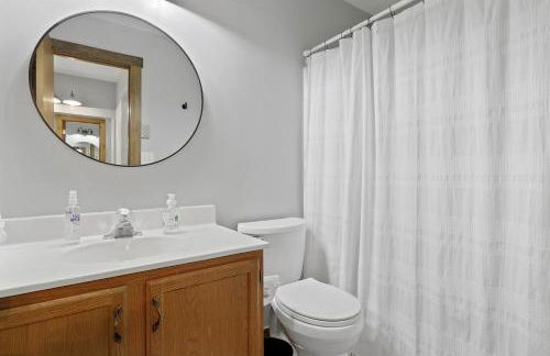 Charming Getaway l recently renovated l Hidden Valley l 4BR+3Bath l Hot Tub - Foto 15