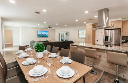 Luxury 5BR Villa Heated Pool near Beach & Casino - Foto 5