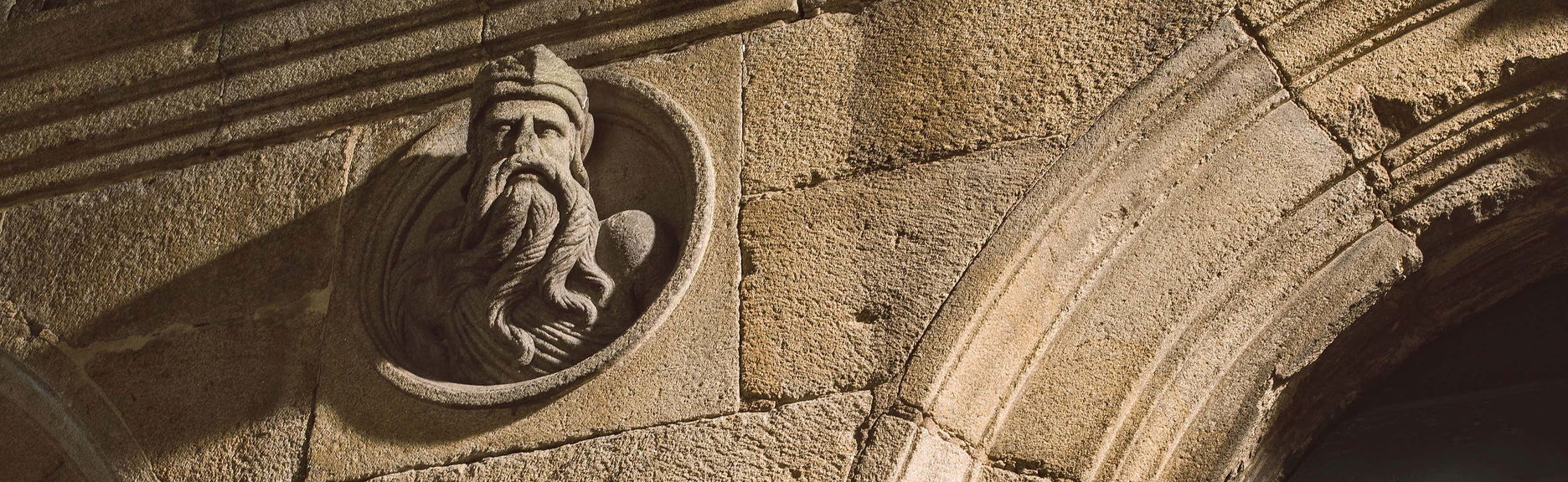 Tour de mistérios com jantar típico galego