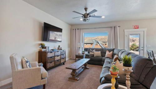 Pool & Hot Tub & Fire Pit & Water Slide - Foto 2