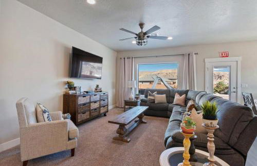 Pool & Hot Tub & Fire Pit & Water Slide - Foto 2