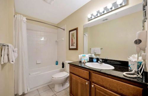 2BR Fireworks View with Pool & Spa 5 Minutes to Disney - Foto 62