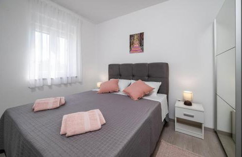 2 Bedroom Stunning Home In Zeliski - Foto 11