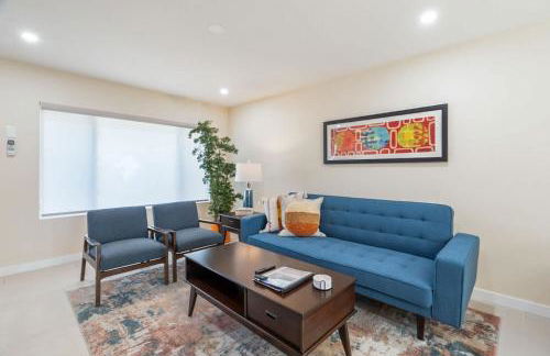 Urban Oasis - Just Remodeled - Photo 15