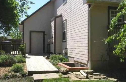 WOW! Spacious Retreat & amazing yard 2400+4bd/3bth - Foto 13