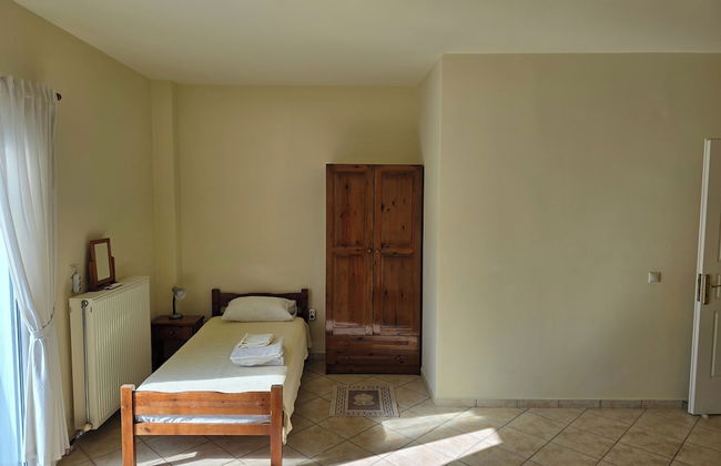 Skala - Villa - Sleeps 7 - Parking - Garden - Photo 7