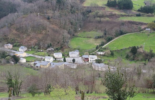 Apartamentos El Llago - Photo 23