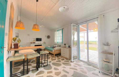 Unique Beachfront Cottage House - Private Garden - Foto 28