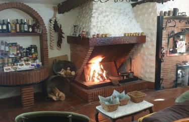 CASA TURÍSTICA Villa Carmen, CON AMPLIO JARDIN QUE INCLUYE BARBACOA, 2 PORCHES, PARKING PRIVADO Y PISCINA - Foto 3