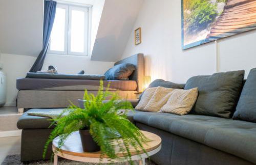 223 Gemütliche Dachgeschosswhg im Herzen Neuss - Foto 1