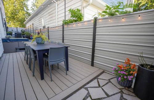 3 bed 3 bath Modern Luxury Home with Hot Tub and Rooftop Patio - Foto 24