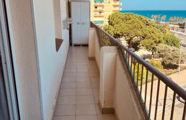 Apartamento en 1ª línea con vistas al mar cerca de Barcelona - Photo 15