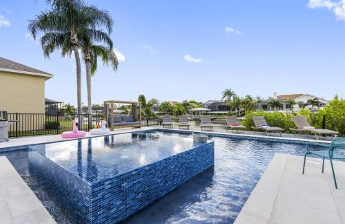 2 Million Villa Heated Pool w Luxury Spa 6BR & 6BR Waterfront by Canal - Foto 3