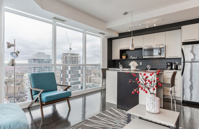 QuickStay - Incredible Downtown Condo, Yonge & College - Photo 5