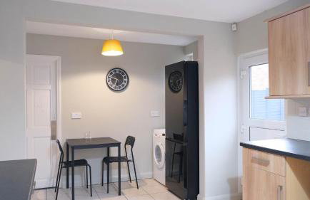 Lovely 5 Bedroom Home w Garden near Northampton - Photo 26