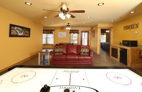 Splash Time Cinema - Six Bedroom Chalet - Photo 108