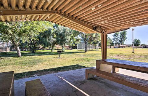 Fire Pit and Grill! Tucson Family Home, Walk to Park - Foto 31
