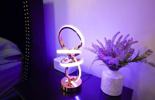 Modern Luxe Retreat -Heart of Chesterfield - Foto 27