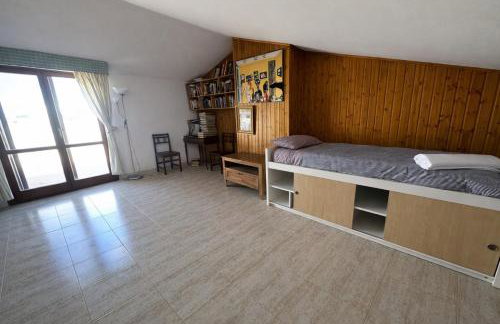 Amplio y Cómodo chalet a 15 minutos del centro con piscina y pistas de tenis - Foto 22