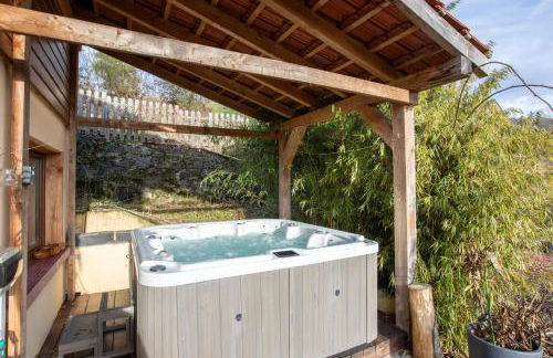 Le Chalet Panoramique Jaccuzi Parking Vue Montagne - Foto 37