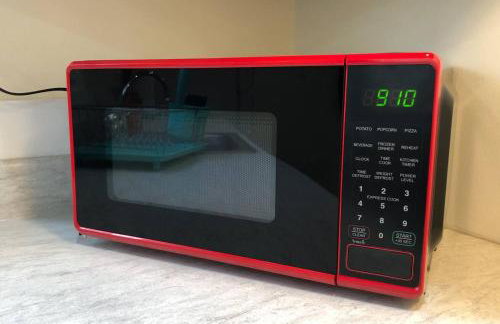 Large and private 3 bedroom and 1 bathroom apartment near Newark International Airport EWR and New York City, MetLife Stadium FIFA World Cup 20 minutes away - Foto 5