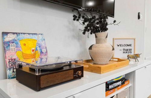 East Side Haven - Blocks from Local Food Legends - Foto 7