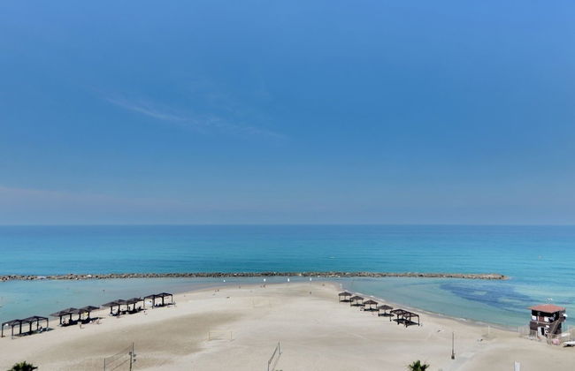 Spacious Sea View Apartment - Photo 31