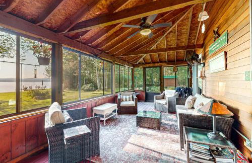 Spectacular Sebec Setting - Foto 3