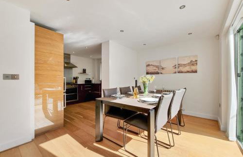 Point View - Award Winning Apartments with Private Hot Tub & Parking - Foto 9