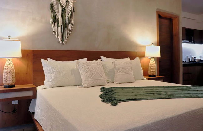 Sunset Kin Beach Apartments - Photo 19