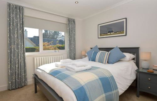 Dunbheag Cottage - Photo 16