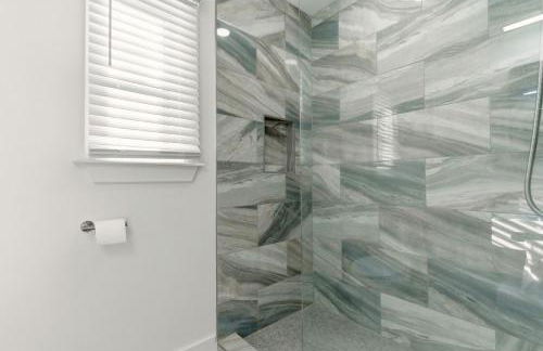 NEW! Gated, Secure, Modern, Beauriful 6 bdr, 4 bth, Near Everything - Foto 53