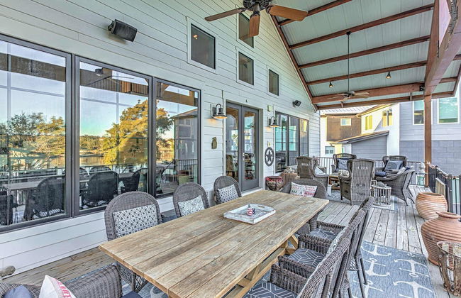 Immaculate Waterfront Home for 16 w/ Private Dock! - Foto 48