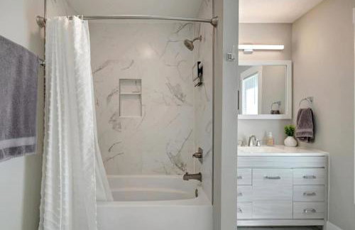 Fall Festivities - 4BR Home by IU Stadium Bloomington Bliss - Foto 83