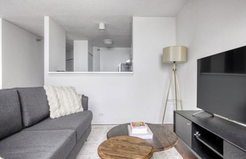 Streeterville Studio w Gym Pool nr Navy Pier CHI-450 - Photo 4