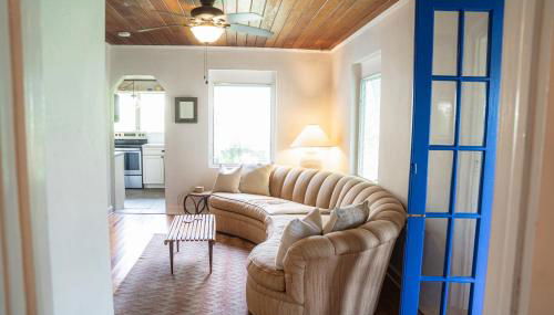 1mi to Beach Jungle Bungalow 1 acre with Pool - Foto 3