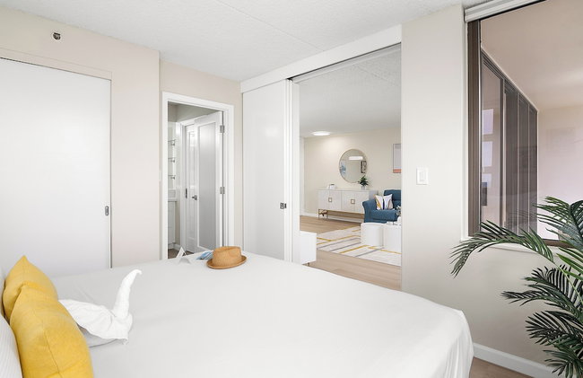 Mountain View Condo with King or Queen Bed and Parking - Photo 31