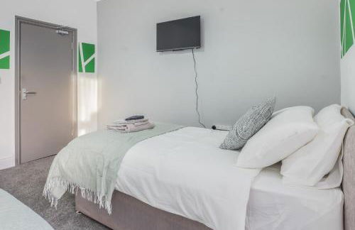 Contractor Luxury Home - Long Stays - 4 Bedrooms - Sleep 8 - Zip & Link Beds - Ultra Fast WiFi - Free Parking - Foto 20