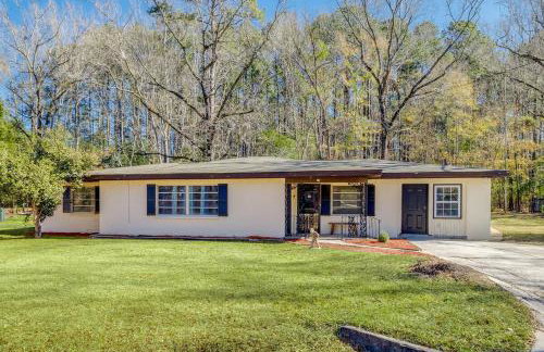 Retro! - 4BR Near Sav Airport - Foto 9