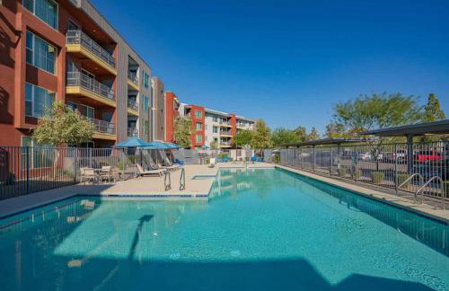 Posh 2BD - Gym, Pool, Parking, W-D - Sleeps 8 - Foto 7