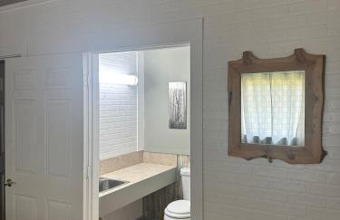 6 bedrooms! Family friendly! Spacious! PNW Rustic! - Photo 2