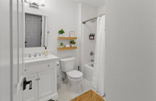 downtown Indy with Fire Pit and Free Parking - Foto 25