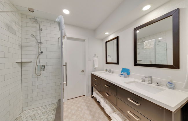 Beach House 2 on Lake LBJ - Sleeps 24 - Foto 22