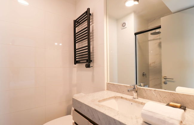 w Captivating 1BR in Miraflores - Photo 30