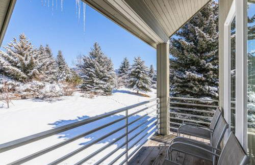 Year-Round Base with Balcony and Mtn Views in Driggs! - Foto 3