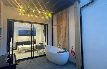 The Jungle Apartment - by Coastline Retreats - Jungle Themed Garden Apartment - Outdoor Bath - Next to Seafront - Childrens Toys - Superfast Wifi - Netflix - Disney - Foto 18