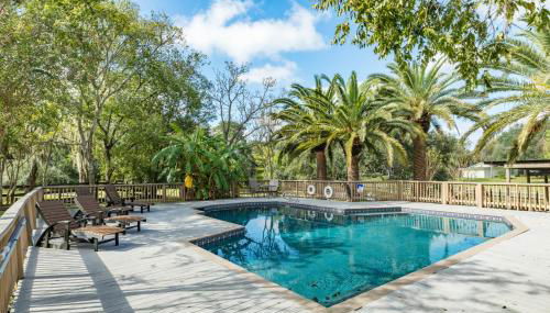 Stunning Waterfront Rental Property with Private Dock and Pool - Foto 4