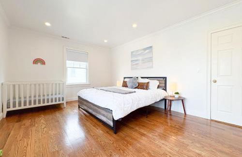 Family-Friendly 4 Bed 3 Bath Downtown Delight - Foto 18