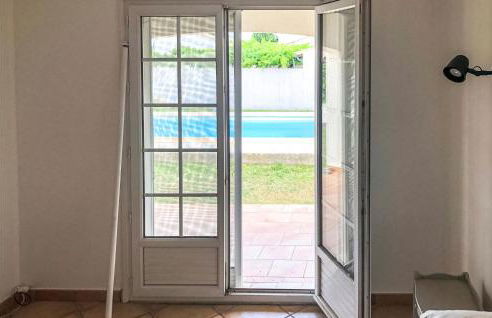 4 Bedroom Lovely Home In Bellegarde - Foto 24